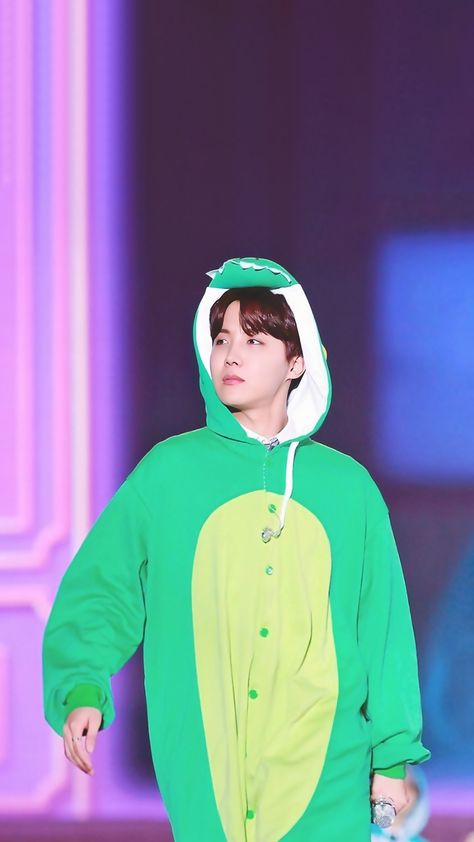 Wallpaper Jhope, Bts J-hope Cute, Jhope Funny, Hope On The Street, Jhope Bts Wallpaper, Hobi Bts, Jhope Bts, Jhope Cute, Bts J Hope