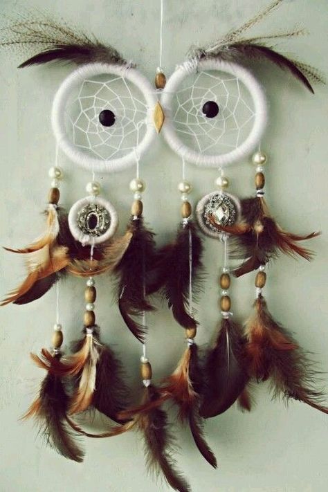 Owl dream catcher OMG!!!!!! American Style Home, Owl Dreamcatcher, Owl Dream Catcher, Diy Owl, Indian Blankets, Jewelry Scarves, Astuces Diy, Owl Crafts, Dream Catcher Diy