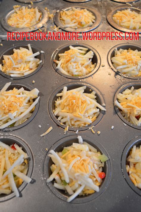 Hashbrown Cups, Easy Muffin Tin Recipes, Shredded Hashbrown Recipes, Hash Brown Cups, Muffin Cups Recipes, Cheesy Hashbrown, Cheesy Hashbrowns, Tin Recipes, Potato Muffins