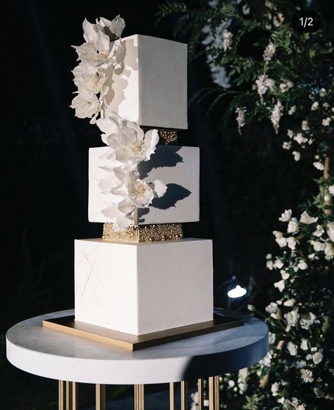 Squared Wedding Cakes, Square Wedding Cakes Elegant, Wedding Cake Extravagant, Cake Extravagant, Square Wedding Cakes Simple, Wedding Cake Square, Wedding Cake Simple, Square Wedding Cake, Fancy Wedding Cakes