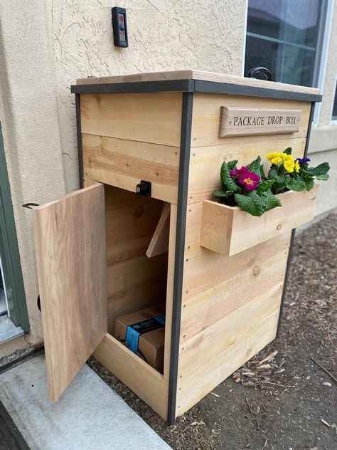 Drop Box Ideas, Parcel Drop Box, Modern Woodworking, Diy Mailbox, Green Woodworking, Unique Woodworking, Astuces Diy, Router Woodworking, Drop Box