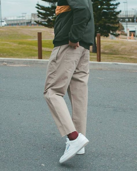 Heritage Workwear, Cropped Pants Outfit, Cropped Pants Men, Pants Outfit Men, Mens Outfit Inspiration, Chill Outfits, Mood Board Fashion, Skater Style, Men Fashion Casual Outfits