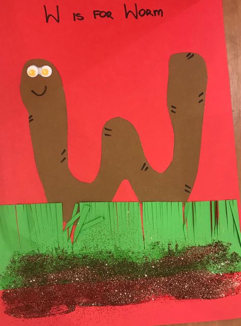 W is for Worm preschool craft Worm Preschool, W Is For Worm, Worms Preschool, Letter W Crafts, Worm Crafts, April Preschool, Alphabet Crafts Preschool, Bugs Preschool, April Crafts