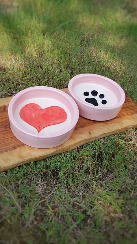 Food Cups, Diy Dog Food, Pet Things, Chat Kawaii, Dog Bowl, Diy Dog Stuff, Cute Little Animals, Dog Bowls, Handmade Ceramics