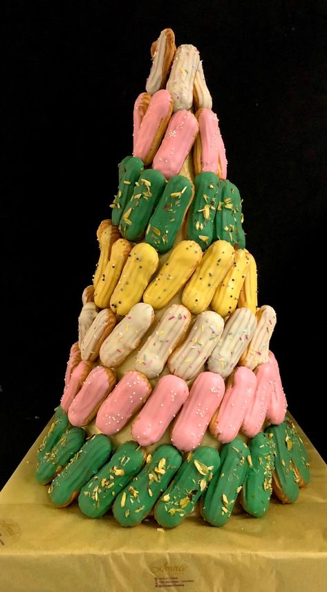 Eclair Tower, Profiterole Tower, Pineapple Chocolate, Macaron Packaging, Mini Pastel, Candy Land Birthday Party, Eclair Cake, Paris Brest, Candyland Birthday