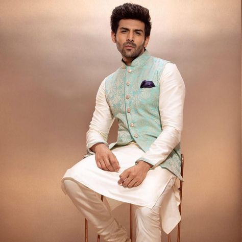 Kartik Aaryan’s Looks That Will Leave You Stunned Wedding Suits Men Blue, Wedding Kurta For Men, Kurta Pajama Men, Groom Dress Men, Indian Groom Wear, Wedding Dresses Men Indian, Kartik Aaryan, Designer Kurta, Mens Kurta Designs