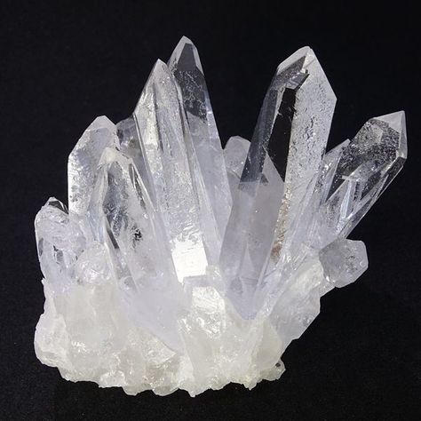 Crystal Formations, Dragon Jewelry, White Crystals, Crystal Meanings, Mineral Stone, White Crystal, Clear Quartz Crystal, Crystal Cluster, Stone Rocks