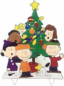 Charlie Brown Christmas Decorations, Snoopy Christmas Decorations, Peanuts Gang Christmas, Halloween Yard Signs, Charlie Brown Halloween, Outdoor Christmas Decor, Christmas Yard Art, Lawn Art, Peanuts Characters