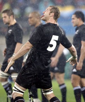 Ali Williams, The Haka Ali Williams, Rugby Rules, All Blacks Rugby Team, Rugby Games, All Blacks Rugby, Rugby Men, Nike Shoes Air Force, Rugby Team, All Blacks