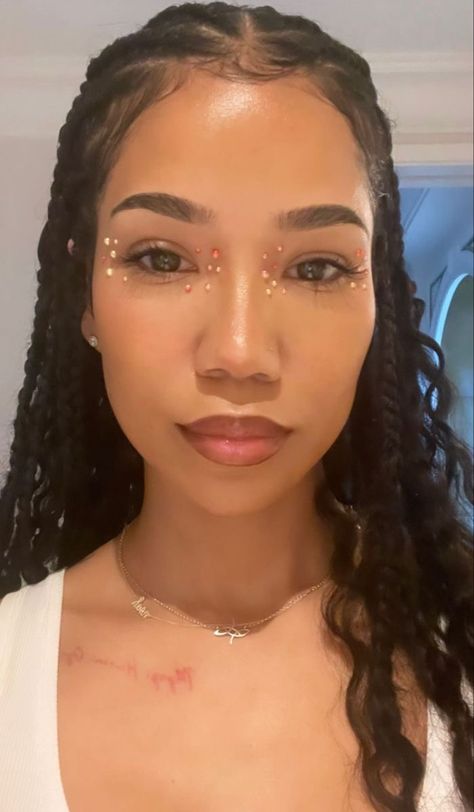 Jhene Aiko Concert Outfit Earthy, Concert Makeup, Concert Hairstyles, Beauty Routine Tips, Jhene Aiko, Natural Curls Hairstyles, Hair Advice, Curly Girl Hairstyles, Curly Girl