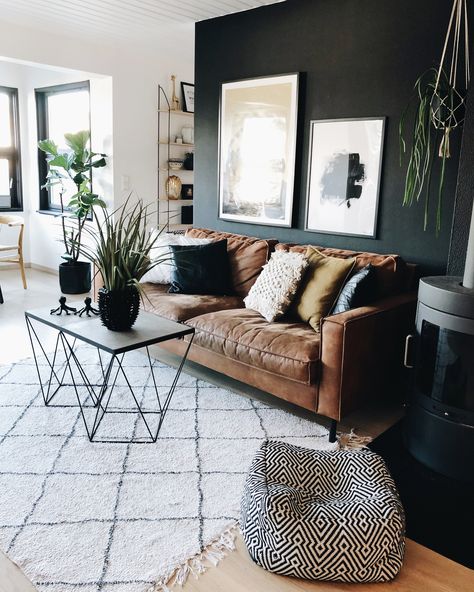 Masculine Boho, Zen Ideas, Brown Leather Couch Living Room, Masculine Living Rooms, Moody Living Room, Leather Couches Living Room, Leather Couches, Brown Couch Living Room, Dark Living Rooms