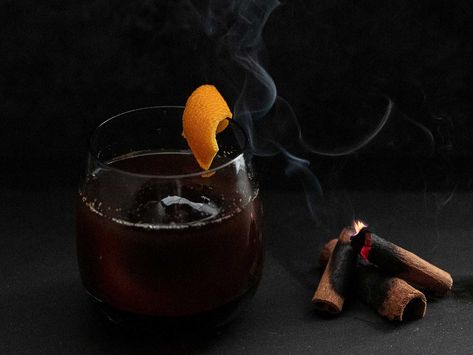 Lapsang souchong tea is the secret sauce in this smoky, booze-free riff on an old-fashioned cocktail—ginger and vanilla create a... Lapsang Souchong Tea, Spicy Cocktail, Drink Syrups, Homemade Liquor, Lapsang Souchong, Gin Lemon, Tea Eggs, Craft Cocktail, Non Alcoholic Cocktails