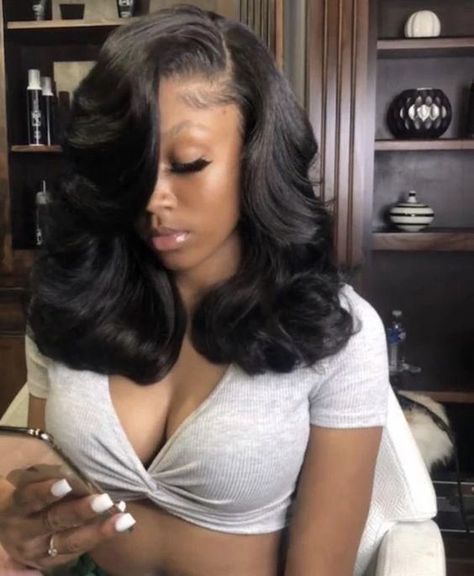 Looking for a chic and trendy hairstyle? Try our lace front wigs! Our wigs are perfect for black women and come in cute wavy bob styles. Get the ultimate 90s look with our stylish wigs today! #wigsforblackwomen #lacewigs #humanhairwigs Frontal Wig Hairstyles, Shaggy Bob, Body Wave Wig, Body Wave Hair, Front Lace Wigs Human Hair, Short Wigs, Baddie Hairstyles, Blonde Bob, Aesthetic Hair