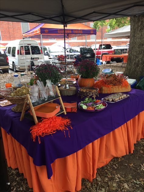 Clemson tailgate Fall Tailgate Decor, Clemson Themed Graduation Party, Clemson Tailgate Food, Auburn Tailgate Decorations, Clemson Graduation Party, Clemson Decorations, Tailgate Decorating Ideas, Tailgate Setup Ideas, Clemson Party