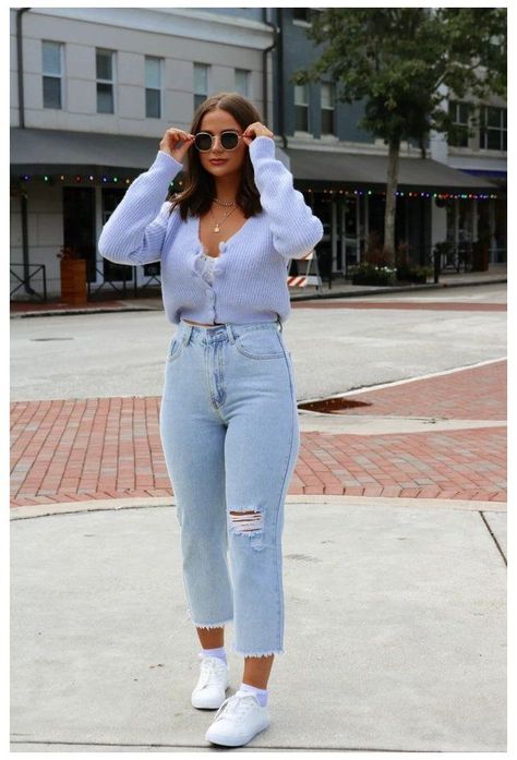 d82118376df344b0010f53909b961db3 Girls Outfits Aesthetic, Medium Size Girls Outfits Aesthetic, Medium Size Girls Outfits, Periwinkle Cardigan, Fashion Medium Size, Mom Jeans Outfit, Jeans Outfit Women, Outfit Jeans, Cardigan Outfits