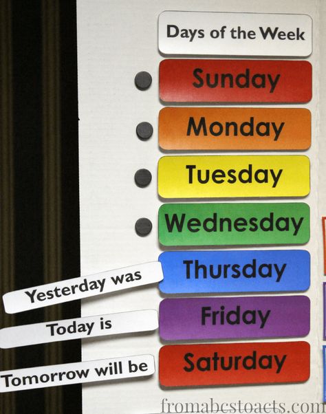 Teaching the days of the week with a DIY home preschool calendar board. Diy Days Of The Week Chart Kids, School Calendar Ideas For Kids, Kids Calendar Ideas Preschool, Week Days Chart For Kids, Preschool Calendar Time, Teaching Calendar, Preschool Calendar, Calendar Board, Diy Preschool