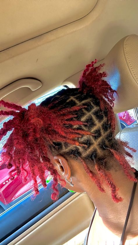 Pink Starter Locs, Dreads Styles For Women, Short Dreadlocks Styles, Dreadlock Style, Quick Natural Hair Styles, Natural Hair Short Cuts, Short Locs Hairstyles, Dreadlock Styles, Dyed Hair Inspiration