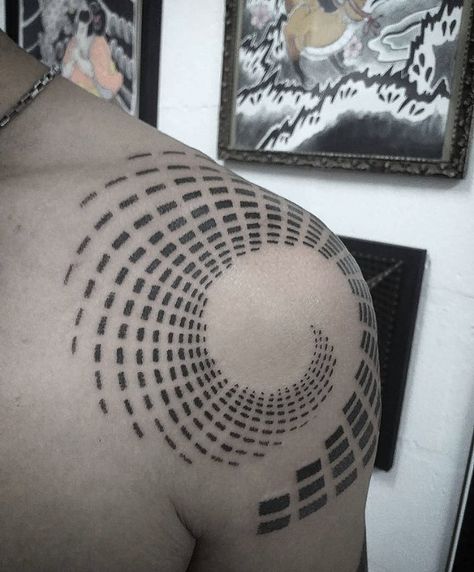 Trypophobia Tattoo, Fibonacci Spiral Tattoo, Solo Tattoo, Trippy Tattoo Ideas, Urban Tattoos, Fibonacci Tattoo, Trippy Tattoo, Spiral Tattoos, Girl Arm Tattoos