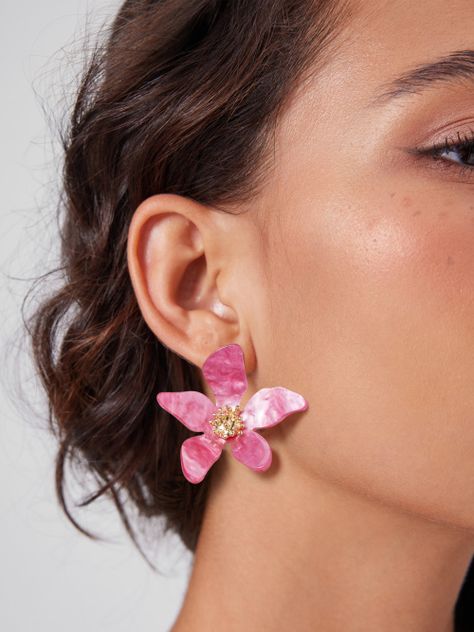 Purple Statement Earrings, Pink Flower Earrings, Anthropologie Jewelry Earrings, Contemporary Vintage, Zara Jewelry, Light Pink Flowers, Acrylic Flower, Anthropologie Accessories, Luxury Contemporary