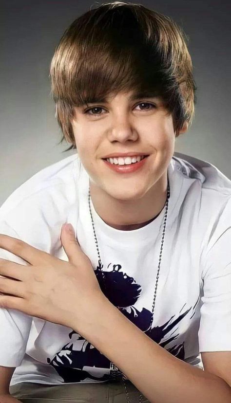 Justin Bieber Young Pictures, Young Justin Bieber, Justin Bieber Aesthetic, Justin Beaver, 2009 Aesthetic, Justin Bieber 2011, Justin Bieber 2009, Justin Bieber My World, Justin Bieber Photoshoot