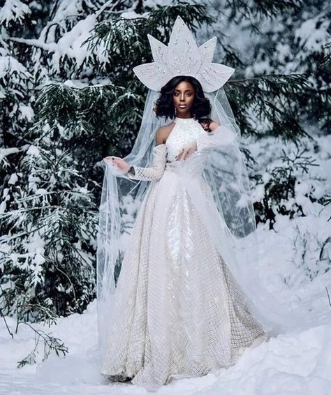 Winter Fae Aesthetic, Winter Birthday Photoshoot Ideas, Ice Queen Dress, Winter Outfits Black Women, Snow Queen Costume, January Mood, Winter Goddess, Fae Aesthetic, Winter Queen