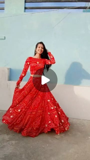 Saree To Dress Convert, Old Saree To New Dress, Old Sarees Convert Into Dress, Draping Fashion, Trending Songs, Trending Videos, Blouse Designs, New Dress, Saree