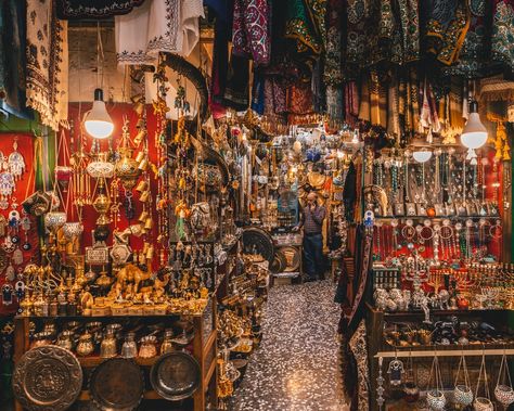 bazaar - Google Search Old Lahore, Turkey Shopping, Culture Fair, Bazaar Market, Farmers Market Aesthetic, Market Aesthetic, Bazaar Istanbul, Grand Bazaar Istanbul, Turkish Clothing