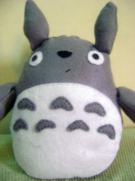 Totoro Stuffed Animal, Plush Pattern Free, Totoro Diy, Choly Knight, Make A Bear, White Totoro, Totoro Pillow, Totoro Party, Crochet Totoro