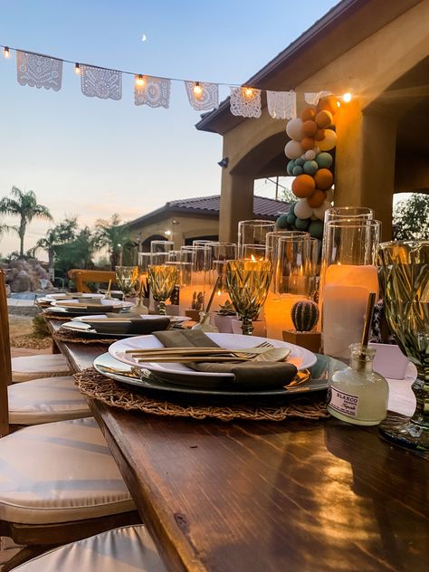 An elegant desert fiesta dinner party for a 40th birthday. Southwest Party Decor, 40th Fiesta Birthday Party, Desert Party Theme, Desert Theme Party, Fiesta Dinner Party, Western Gala, 40th Fiesta, Southwest Party, 60th Wedding Anniversary Party