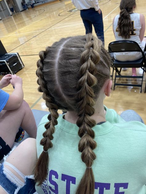 Race Day Hair, Cute Volleyball Hairstyles, Running Hairstyles, Ideas For Parties, Soccer Hairstyles, Soccer Hair, Track Hairstyles, Basketball Hairstyles, Competition Hair