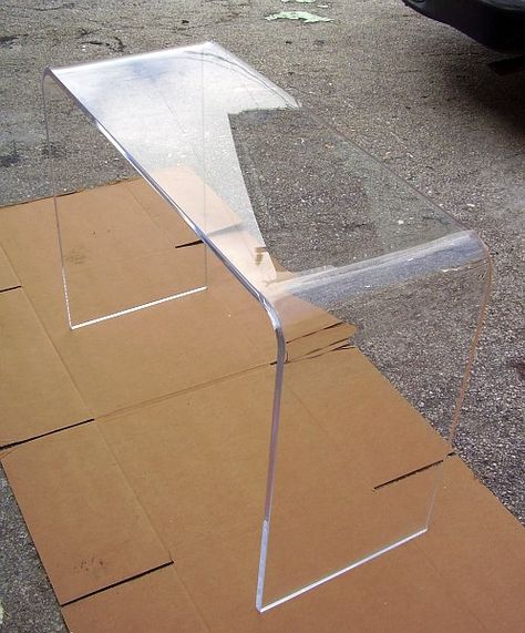 Plexi Table Design, Glass Table Aesthetic, Glass Table Bedroom, Plexiglass Desk, Acrylic Tables, Console Table Desk, Acrylic Console Table, Surf Room Decor, Design Studio Workspace