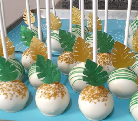 Cake Pops Jungle Theme, Wild One Birthday Party Dessert Tables, Safari Themed Baby Shower Dessert Table, Jungle Themed Cake Pops, Wild One Treat Table, Lion King Dessert Table Ideas, Jungle Strawberries, Safari Theme Treats Dessert Tables, Cake Pops Safari Theme