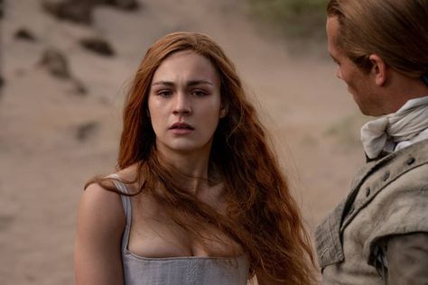 Brianna Outlander, Brianna Fraser, Outlander Show, Sophie Skelton, Scottish Warrior, Richard Rankin, The Fiery Cross, Claire Fraser, Outlander Book