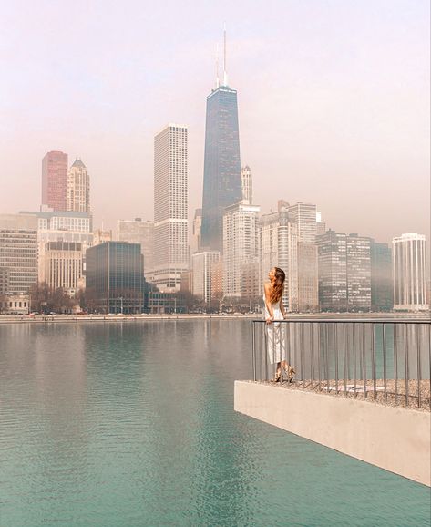 A girl standing by Lake Michigan looking at the Chicago skyline Chicago Photoshoot, Navy Pier Chicago, Navy Pier, Chicago Travel, Chicago Skyline, Days Like This, Beautiful View, Lake Michigan, Travel Lifestyle