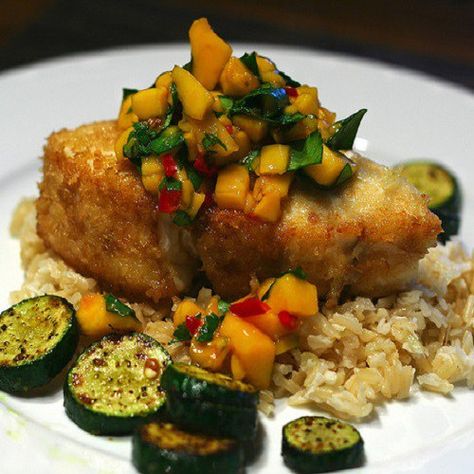 Make our Bonefish Grill Warm Mango Salsa Recipe at home tonight for your family. With our Secret Restaurant Recipe your Mango Salsa will taste just like Bonefish Grill’s. Bonefish Grill Recipes, Salmon With Mango, Mango Salsa Recipe, Bonefish Grill, Mango Salsa Recipes, Mango Sauce, Mango Chutney, Copycat Restaurant Recipes, Crusted Chicken