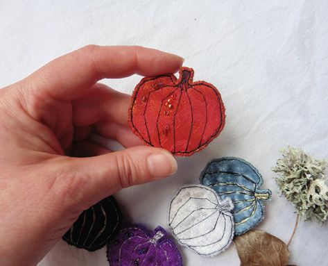 Halloween Nature, Fairy Brooch, Scraps Of Fabric, Tiny Gifts, Velvet Pumpkins, Handmade Jewel, Autumn Crafts, Pumpkin Colors, Voodoo Dolls