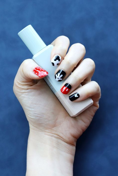 Mickey Mouse Cute Nail Wraps / Polka Dot Nail Polish Strips / - Etsy Canada Cute Disney Nails, Simple Disney Nails, Mickey Mouse Cute, Disney Princess Nails, Disney Nail Designs, Mickey Mouse Nails, Red Disney, Disney Acrylic Nails, Minnie Mouse Nails