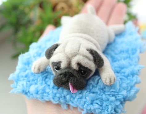 pug Felting Inspiration, Felt Dog, Yarn Balls, Felt Dogs, Felted Animals, Needle Felt, Needle Felted Animals, Felt Animals, Needle Felted