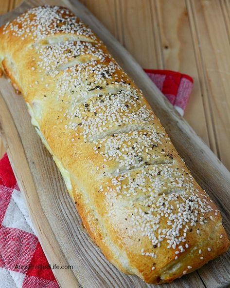 Ham Cheese Stromboli, Ham Stromboli Recipe Easy, Ham Stromboli Recipe, Meaty Sandwiches, Ham And Cheese Stromboli Recipe, Ham Stromboli, Ham And Cheese Stromboli, Cheese Stromboli Recipe, Stromboli Pizza