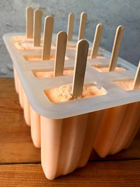 Keto Orange Creamsicles - Resolution Eats Keto Popsicle, Free Keto Meal Plan, Homemade Popsicles, Keto Ice Cream, Orange Creamsicle, Popsicle Recipes, Keto Sweets, Keto Dessert Recipes, Low Carb Keto Recipes