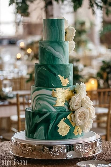 Wedding Cakes Emerald Green, Cakes Emerald Green, Cake Emerald Green, Emerald Wedding Cake, Wedding Cake Emerald Green, Green Quinceanera Theme, 5 Tier Wedding Cakes, Emerald Green Wedding Theme, Royal Garden Party