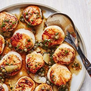 Best Scallop Recipe, Free Dates, New Years Eve Dinner, Seared Scallops, Scallop Recipes, Scallops Seared, Main Course Recipes, Fall Dinner, Seafood Dinner