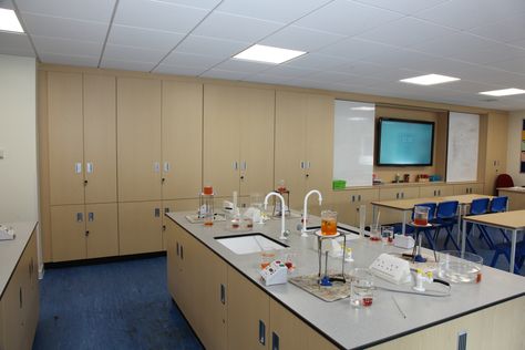 Laboratory Classroom, School Laboratory, College Furniture, Desks Chairs, Laboratory Furniture, Math Lab, Laboratory Design, Chemistry Classroom, Building Inspiration