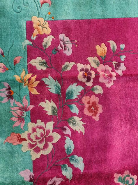 For Sale on 1stDibs - Antique Chinese Art Deco rug with pink color. Measures: 9' 0' x 11' 6'. Chinese Art Deco Rug, Art Deco Textiles, Chinese Textiles, Decoupage Jewelry, Art Deco Carpet, Art Deco Motif, Chinese Prints, Chinese Art Deco, Asian Rugs