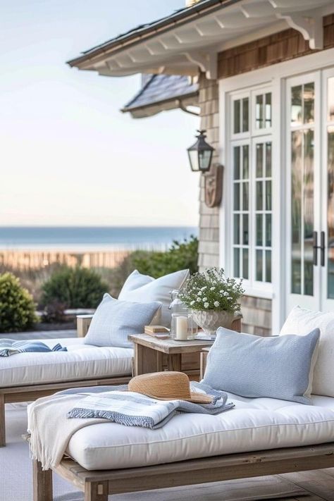 Coastal Patio Ideas, Nantucket Beach Cottage, Cottage Outdoor Decor, Costal Farmhouse, Beach House Deck, Beach House Patio, Beach Cottage Ideas, Cottage Outdoor, Summer Beach House