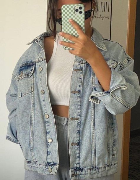 Ootd Challenge, Oversized Jean Jacket Outfit, Katherine Petrova, Oversized Denim Jacket Outfit, Jacket Outfit Women, Jean Jacket Outfits, Denim Jacket Outfit, Outfit Mujer, Looks Party