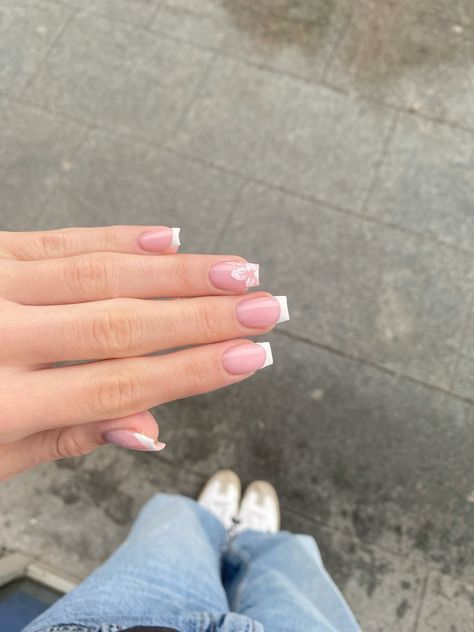 White French Tips Hibiscus Flower, Nails For Tenerife, Summer Nails Hibiscus Flower Pink, French Nails Hibiscus, French Tips Hibiscus, Hibiscus Nails Square, Hibiscus Flower Nails Square French Tip, Hibiscus Flower Nails Square, Summer Nails 24