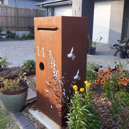 freestanding letterboxes Drop Box Ideas, Letter Box Design, Cor Ten Steel, Metal Sculptures Garden, Mailbox Design, Australian Flowers, Country House Design, Native Australians, Steel Fabrication