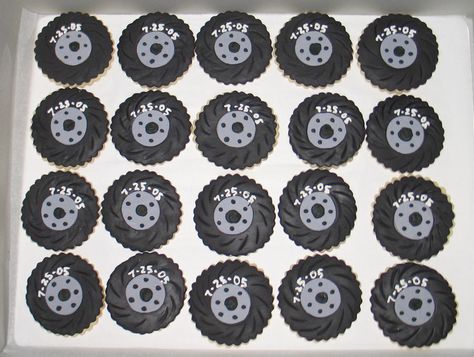 Tire Cookies, Truck Cookies, Monster Truck Cookies, Car Cookies, Crazy Cookies, Monster Truck Party, Themed Cookies, Roll Cookies, Construction Birthday Parties