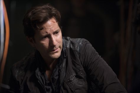 The 100 - Season 2 Episode 2 Still Kane The 100, Marcus Kane, Henry Ian Cusick, Thomas Mcdonell, The 100 Tv Series, The 100 Characters, Marie Avgeropoulos, Superman Lois, The Blacklist